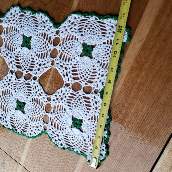 Handmade doili table runner #2 - Picture 4 of 5